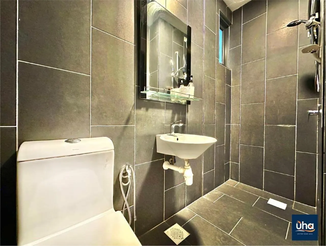 Cube 8 Teens Taman Mount Austin Apartment By Uha Johor Bahru