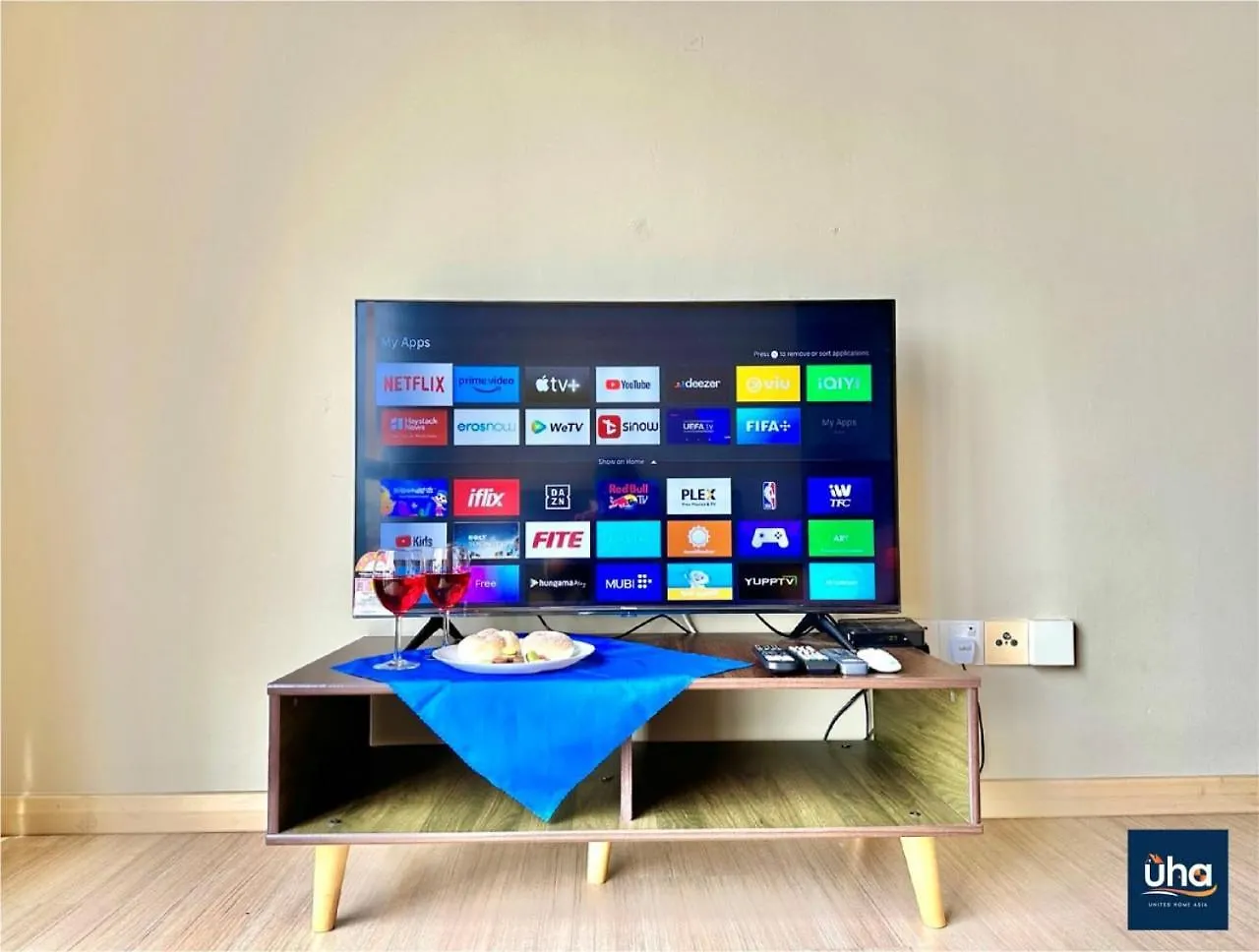 Cube 8 Teens Taman Mount Austin Apartment By Uha Johor Bahru