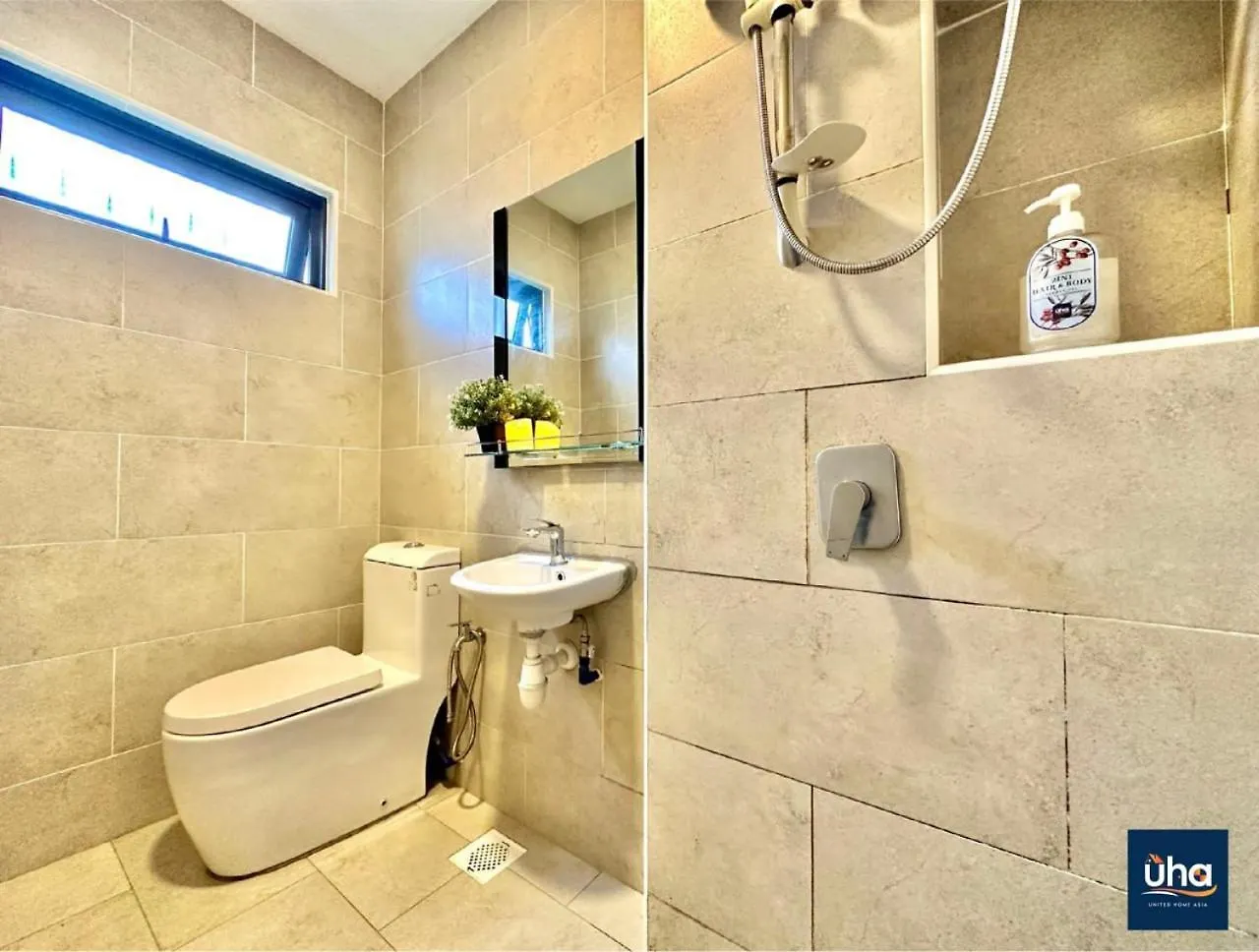 Cube 8 Teens Taman Mount Austin Apartment By Uha Johor Bahru 0*,