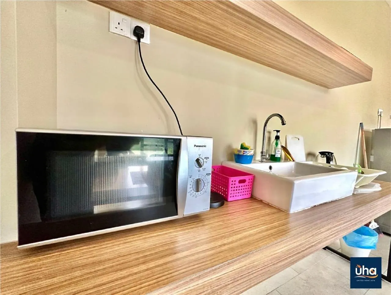 Cube 8 Teens Taman Mount Austin Apartment By Uha Johor Bahru Ma­lay­sia